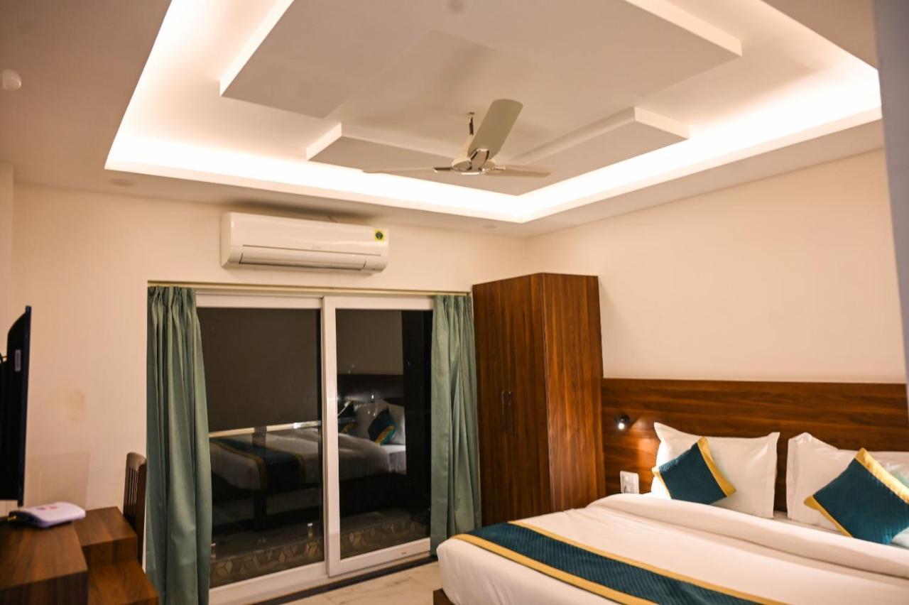 Hotel 7 Heaven เดห์ราดุน ภายนอก รูปภาพ
