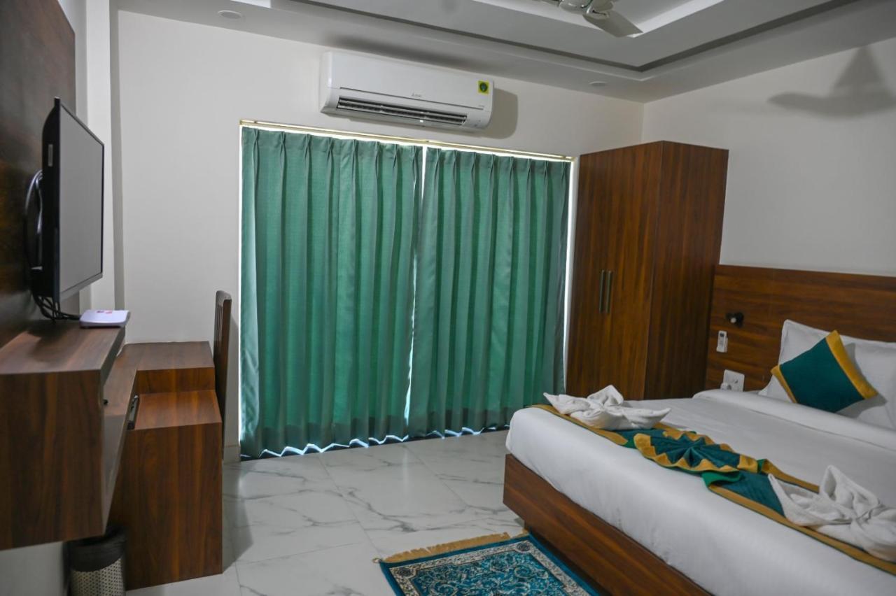 Hotel 7 Heaven เดห์ราดุน ภายนอก รูปภาพ