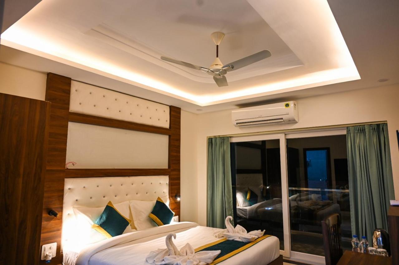 Hotel 7 Heaven เดห์ราดุน ภายนอก รูปภาพ